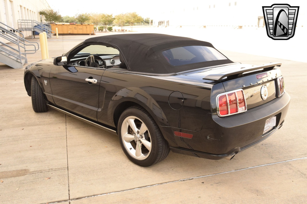 2009 Ford Mustang 34