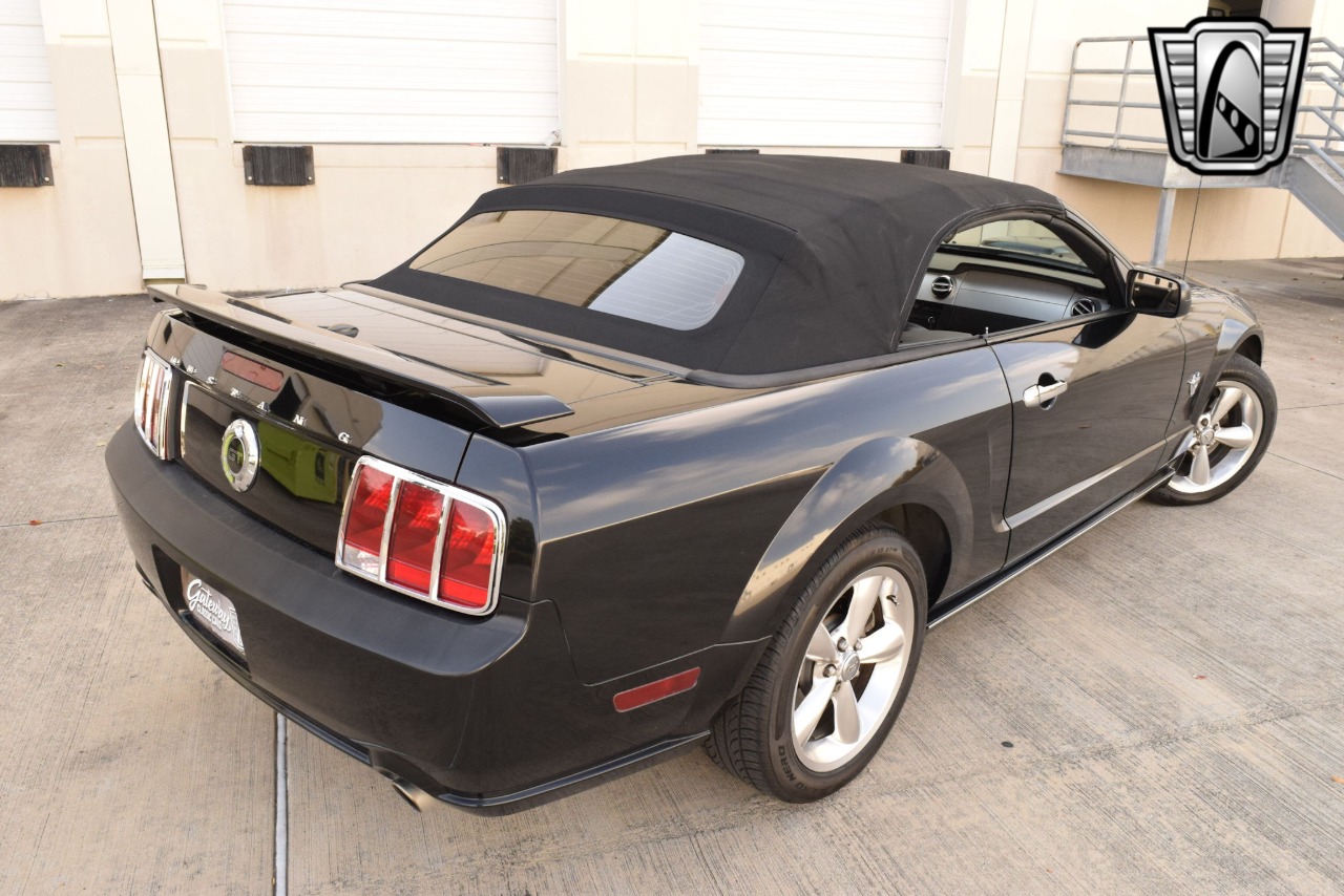 2009 Ford Mustang 11