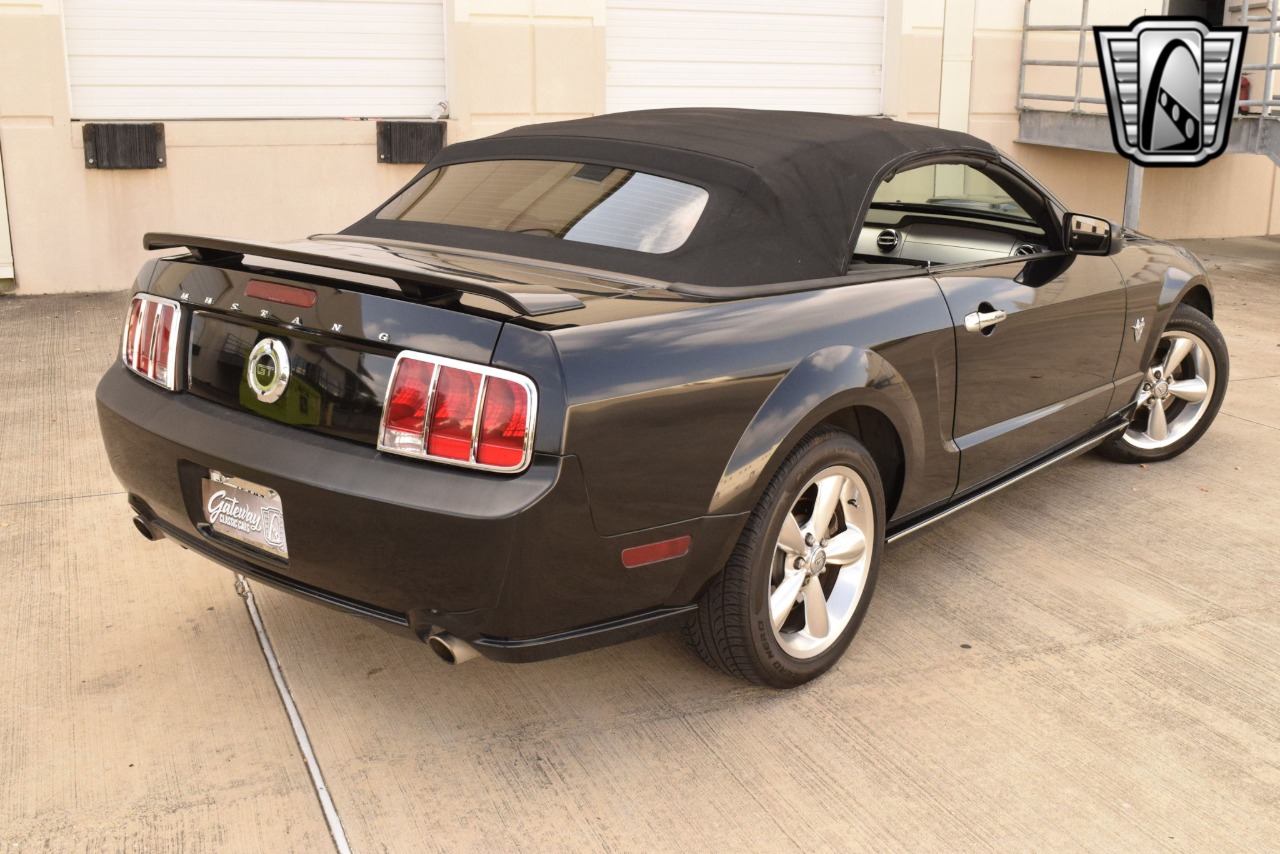 2009 Ford Mustang 39
