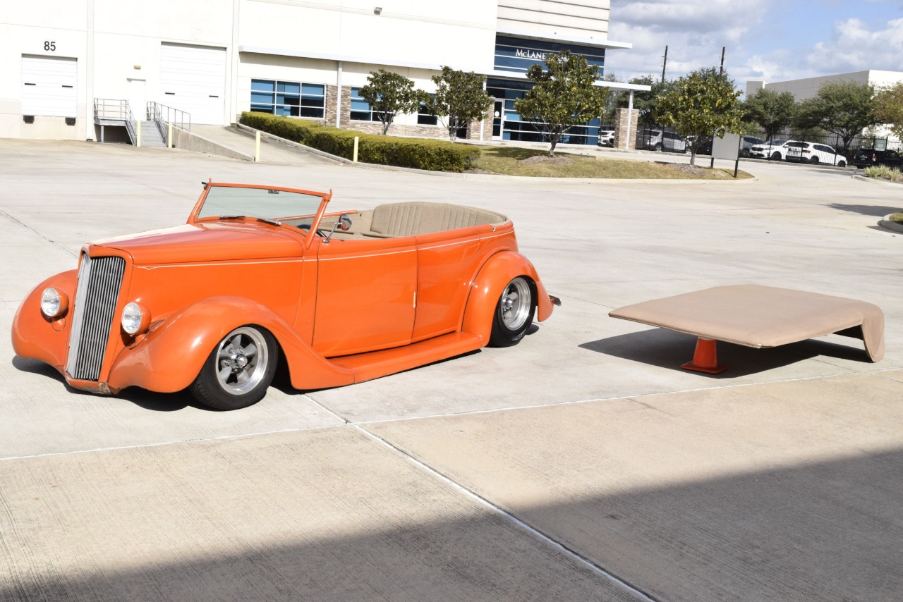 1935 Ford Phaeton 32