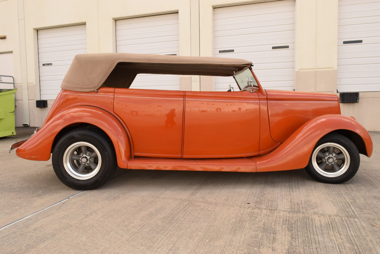 1935 Ford Phaeton 52