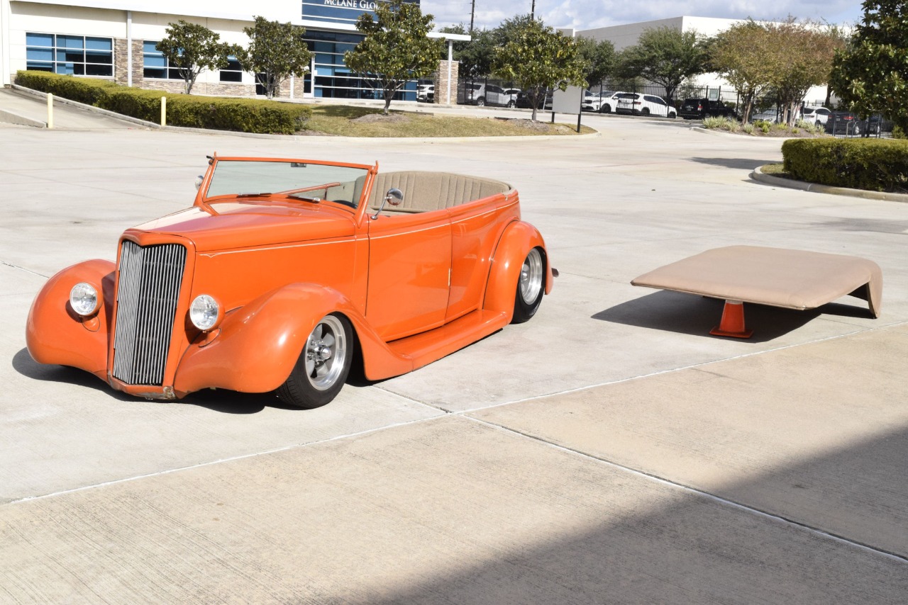 1935 Ford Phaeton 33