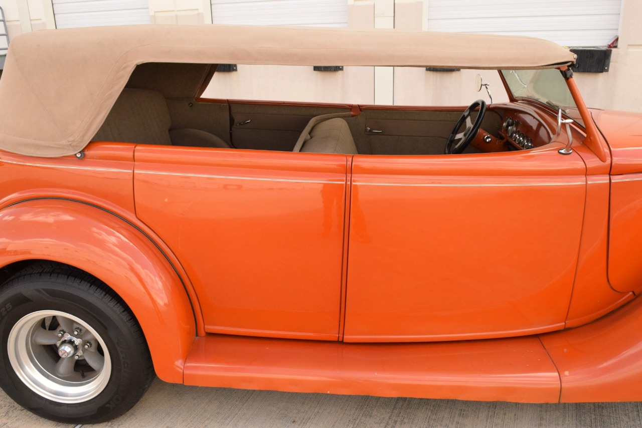 1935 Ford Phaeton 76