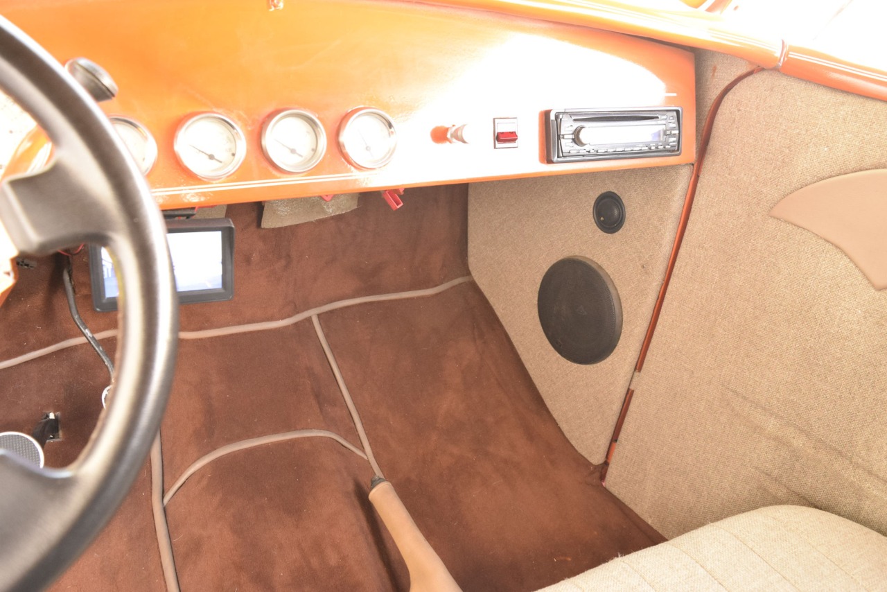 1935 Ford Phaeton 29