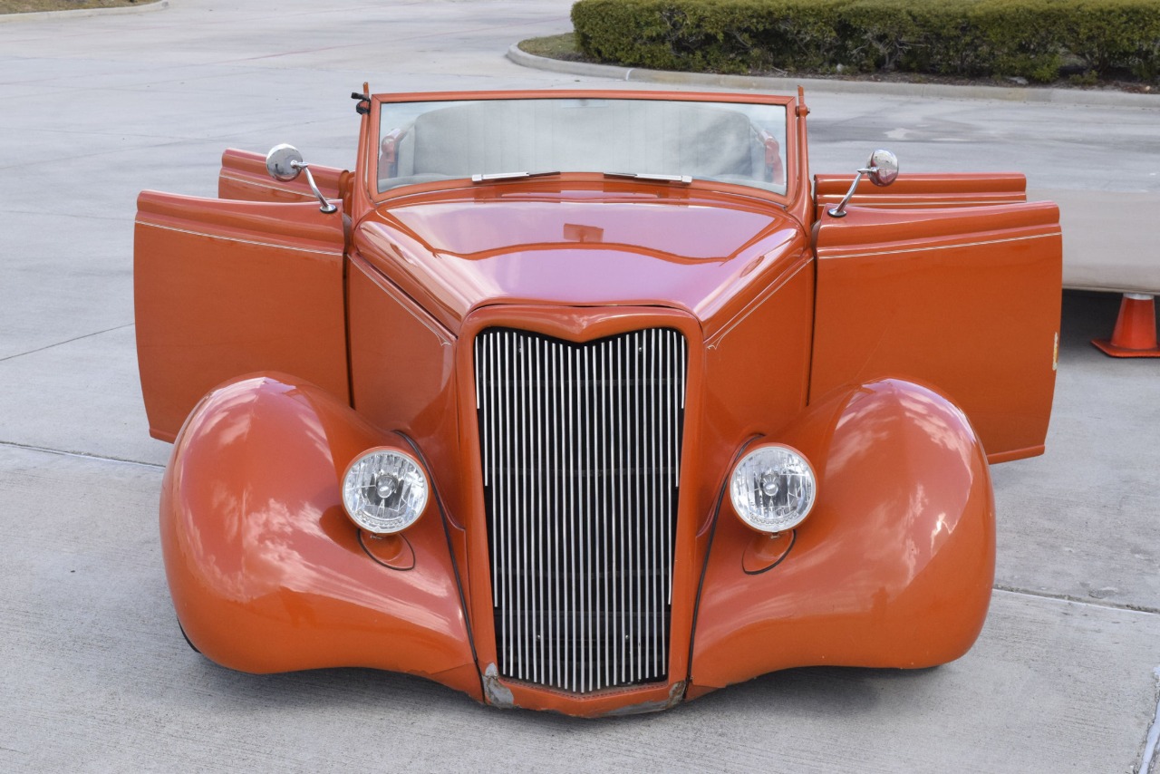 1935 Ford Phaeton 3