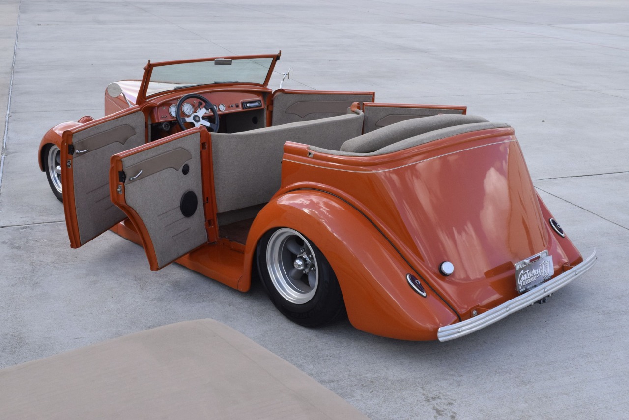 1935 Ford Phaeton 38