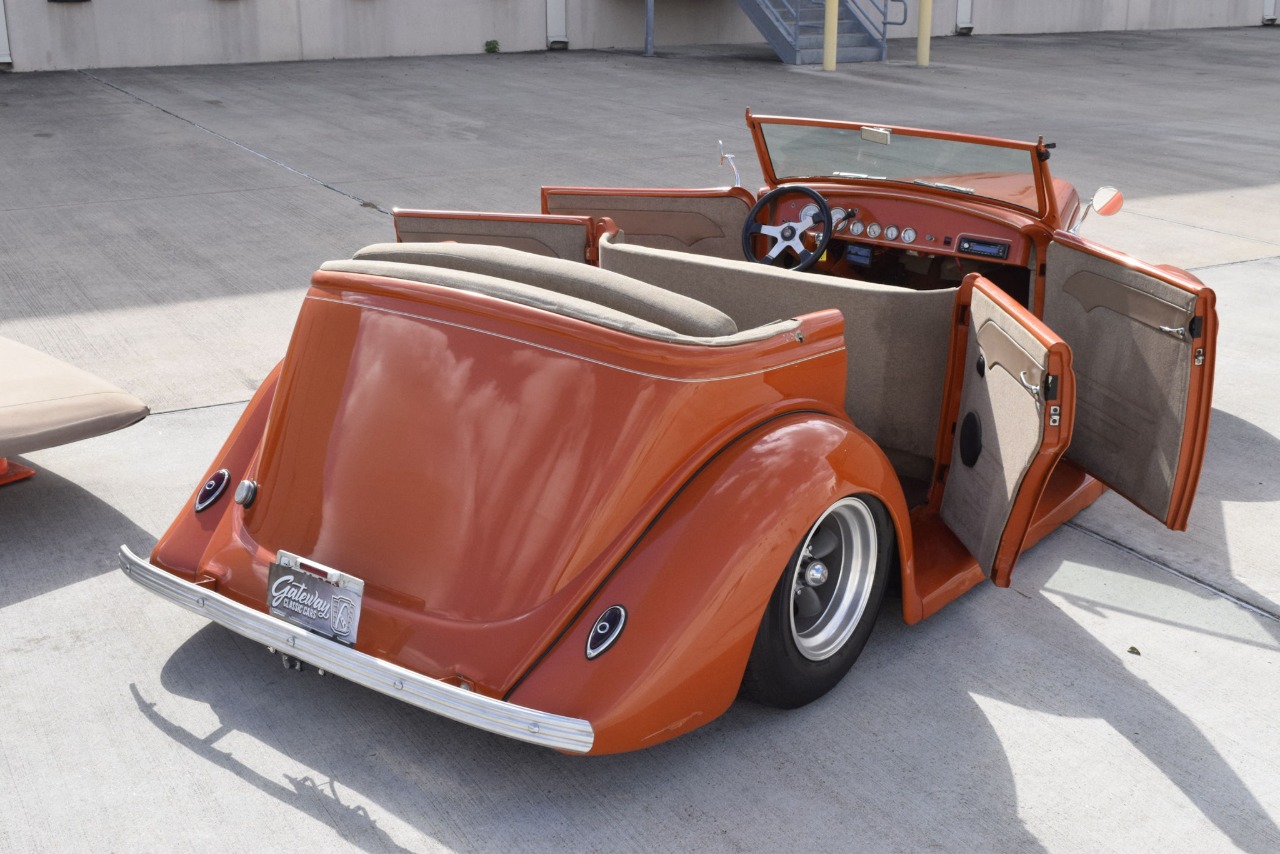 1935 Ford Phaeton 39