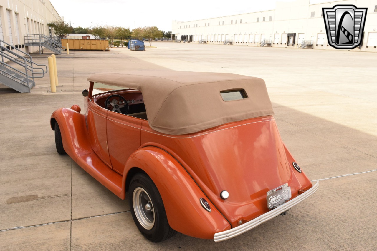 1935 Ford Phaeton 43