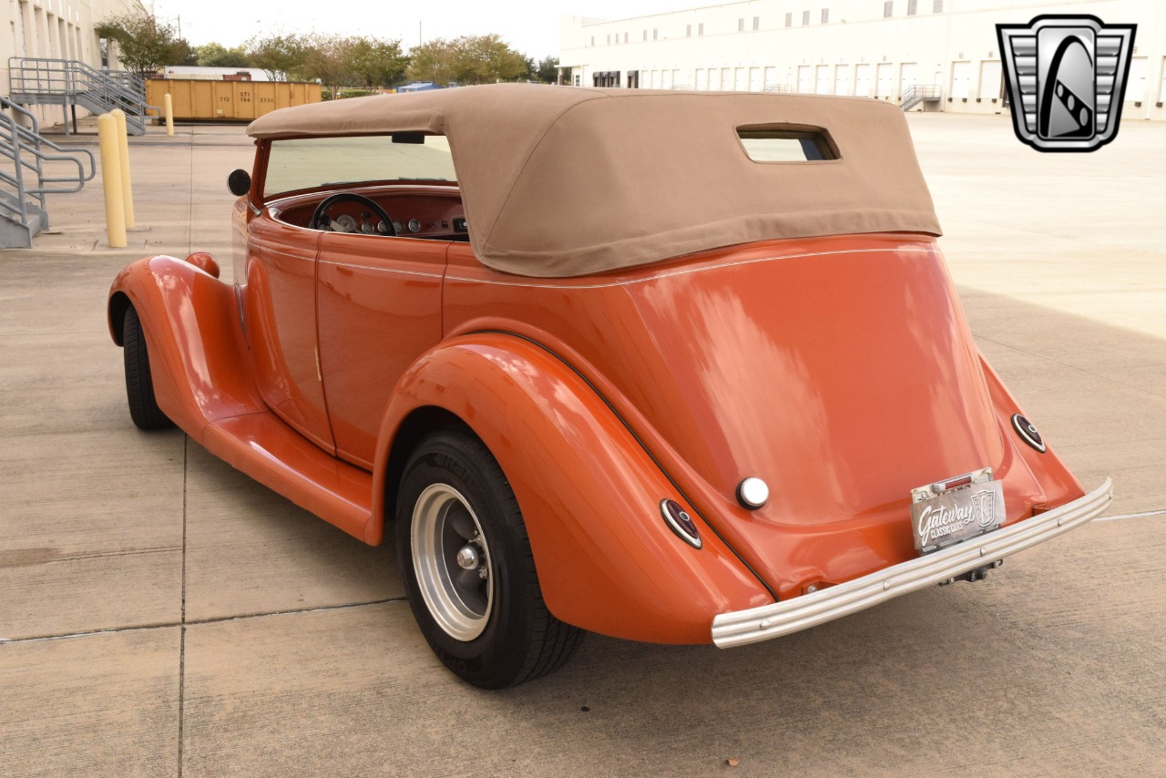 1935 Ford Phaeton 44