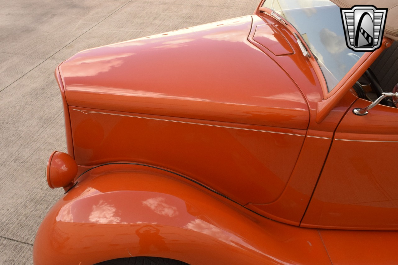 1935 Ford Phaeton 10