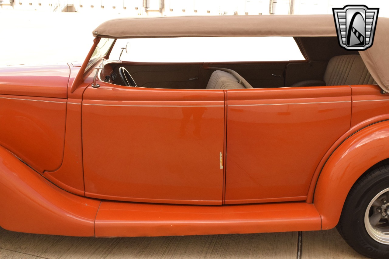 1935 Ford Phaeton 68