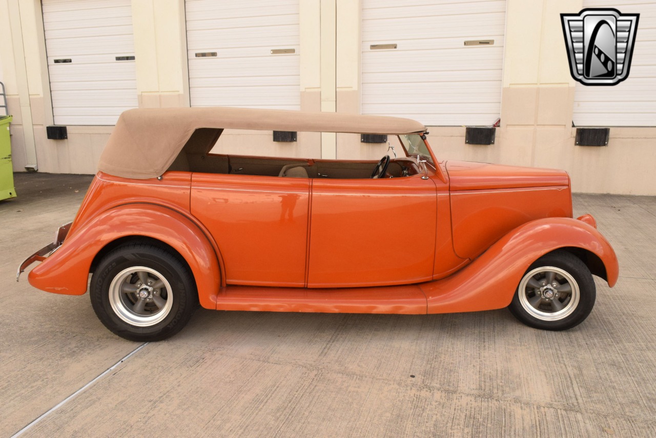 1935 Ford Phaeton 51