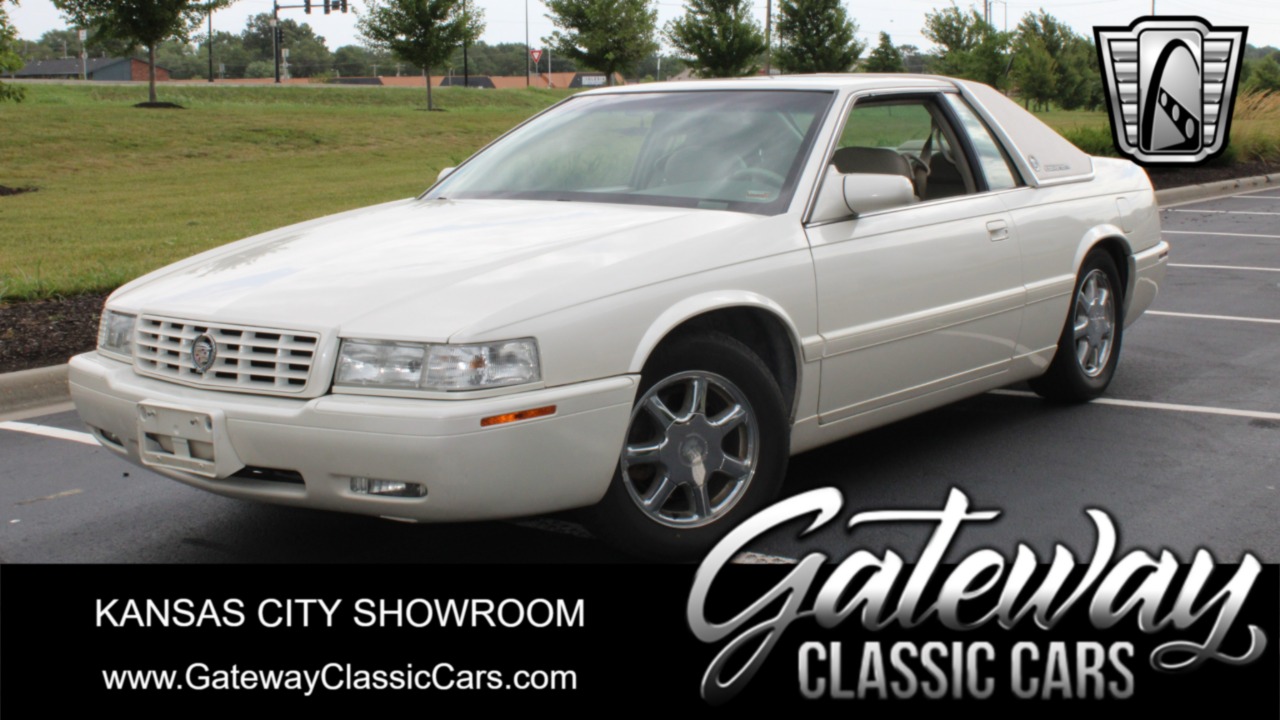2002 Cadillac Eldorado 1