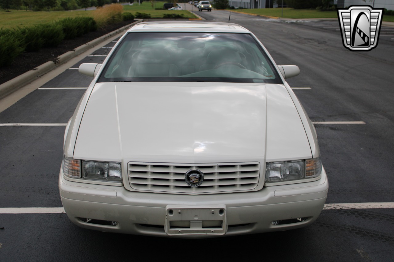 2002 Cadillac Eldorado 8