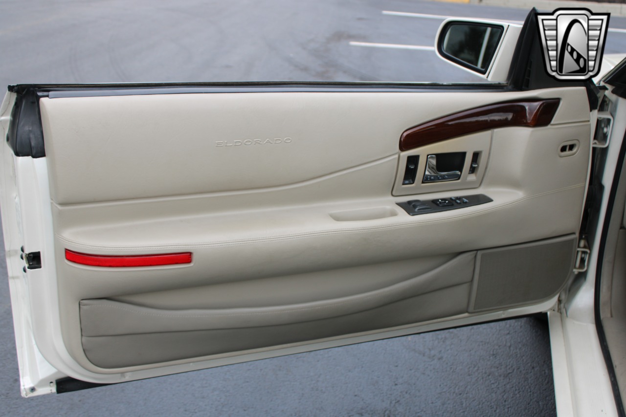 2002 Cadillac Eldorado 17