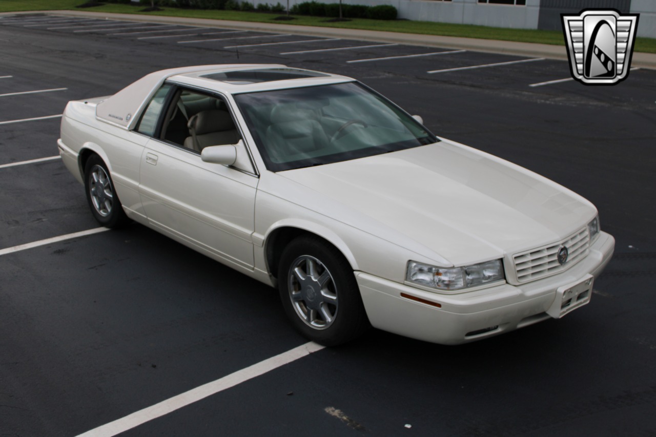 2002 Cadillac Eldorado 38