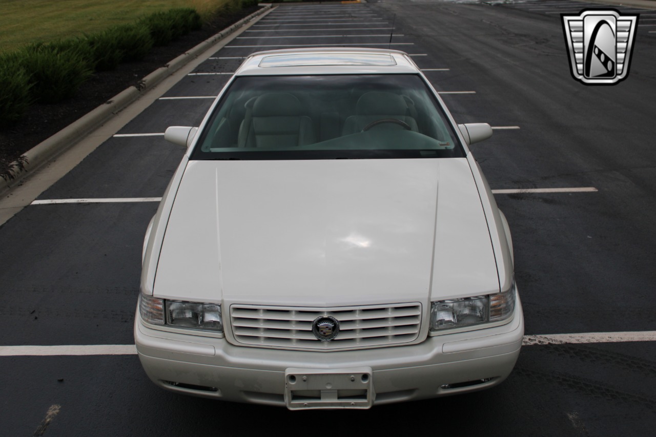 2002 Cadillac Eldorado 39