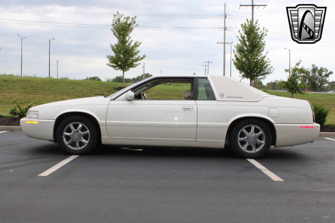 2002 Cadillac Eldorado 41