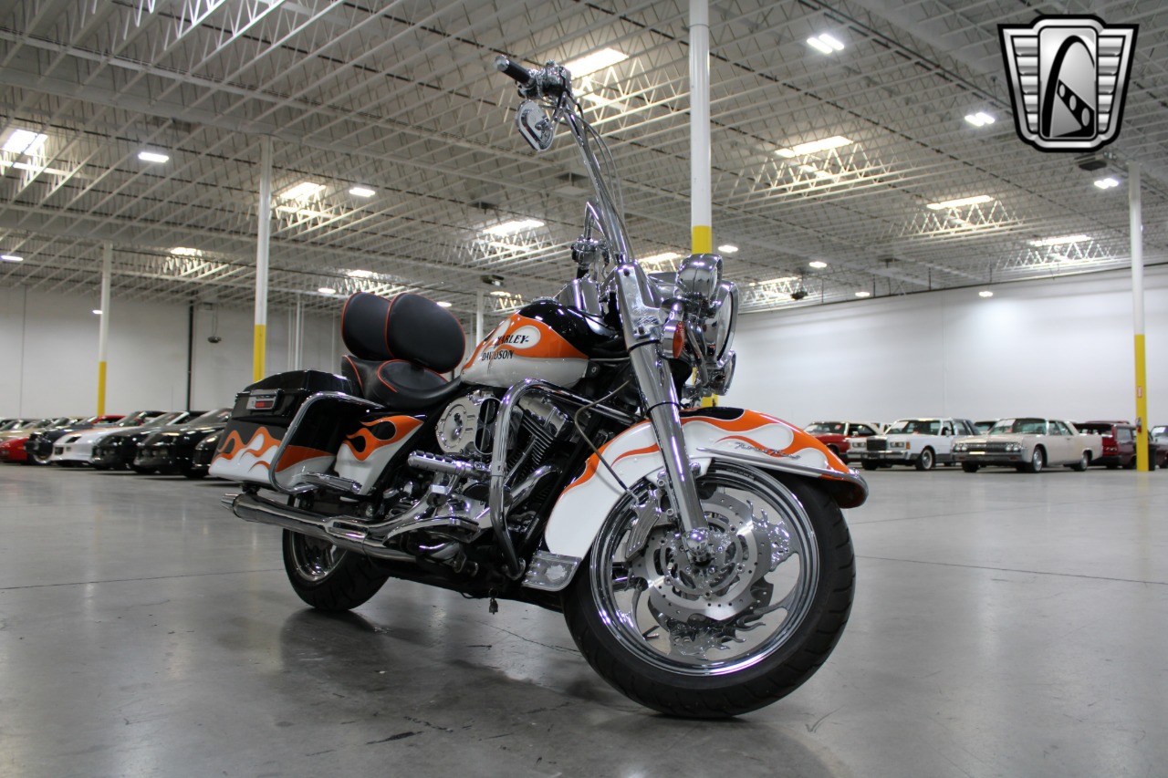 2000 HD FLHRCI / Road King Classic 6