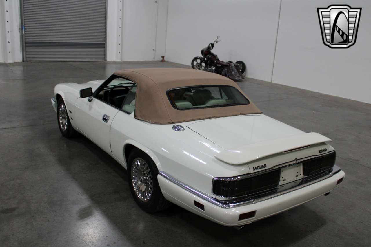 1995 Jaguar XJS 38