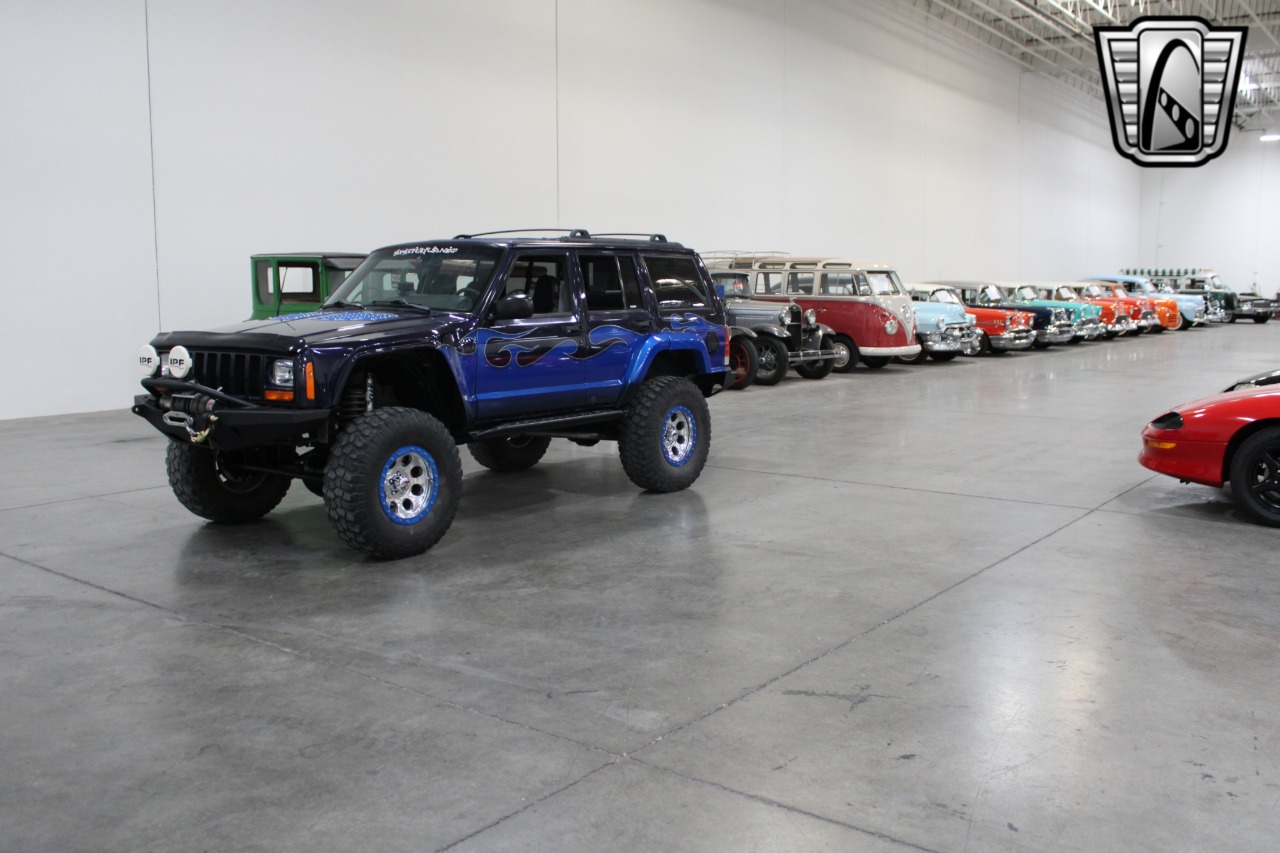 1999 Jeep Cherokee 32