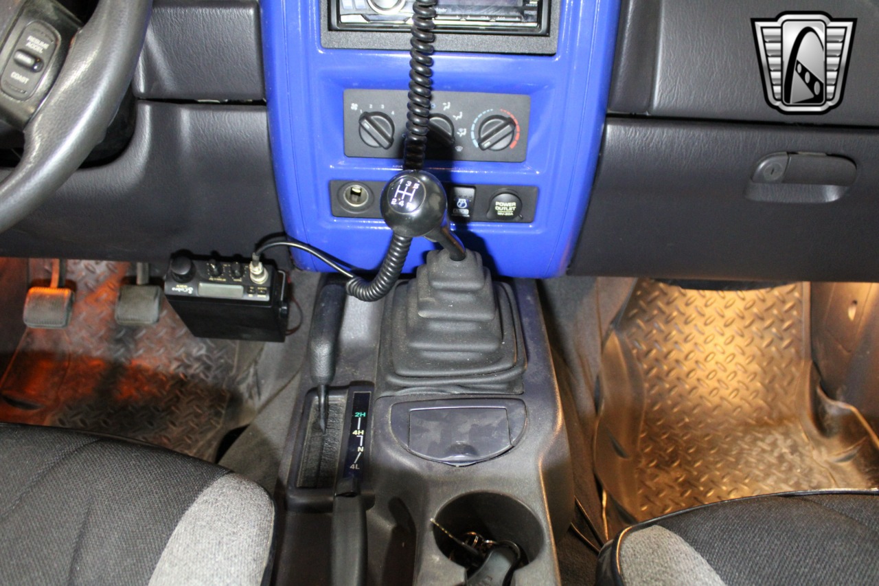 1999 Jeep Cherokee 23