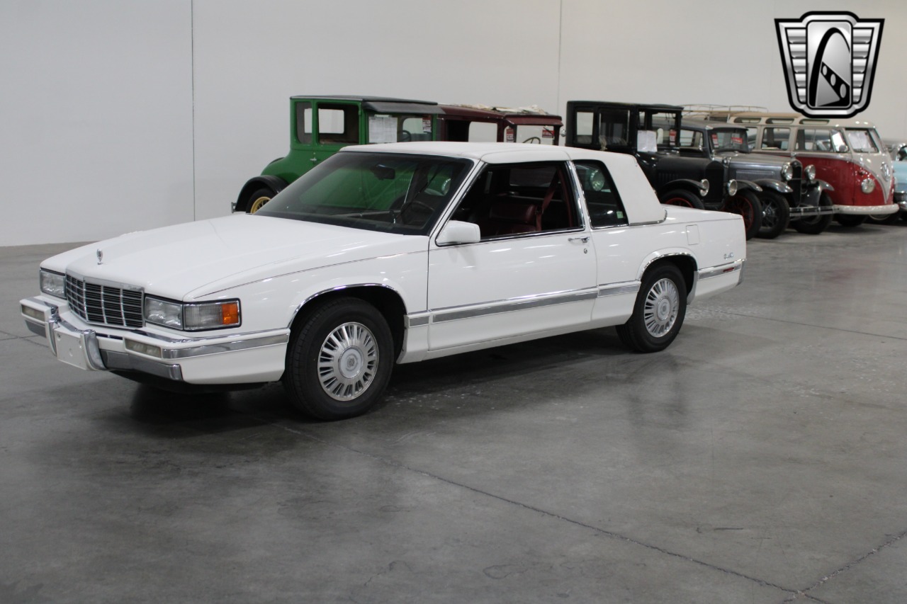 1992 Cadillac DeVille 32
