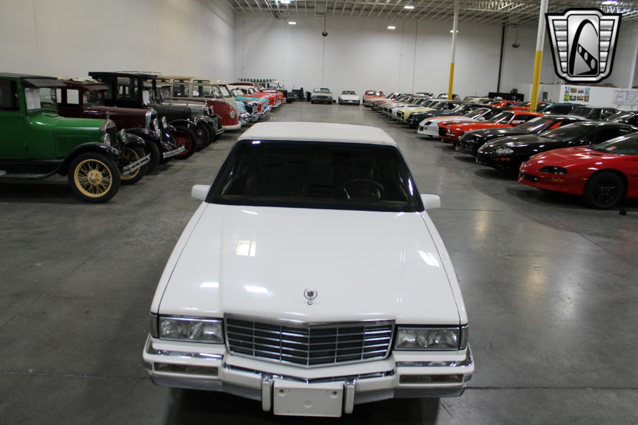 1992 Cadillac DeVille 35