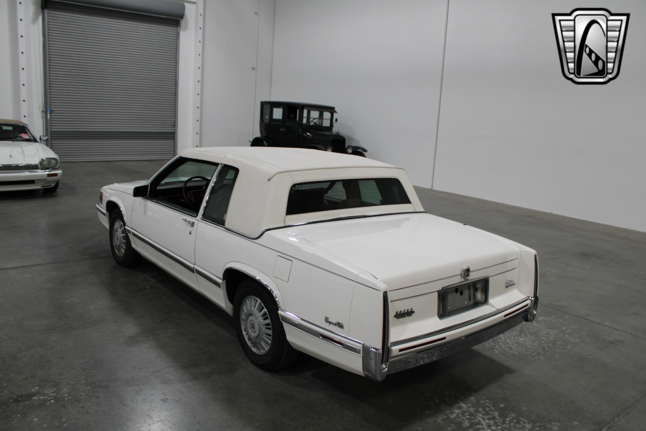 1992 Cadillac DeVille 38