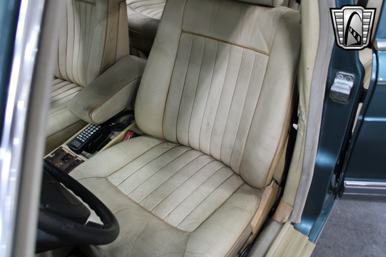 1981 Mercedes-Benz 500 SEL 17