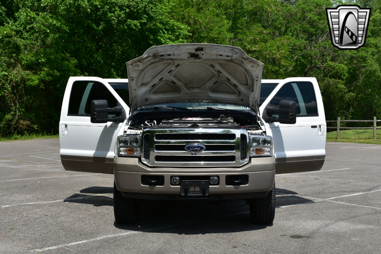 2005 Ford Excursion 45