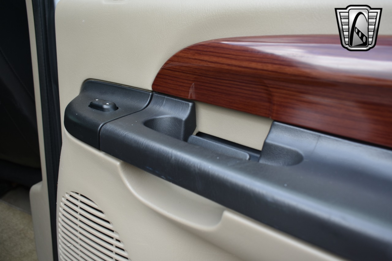 2005 Ford Excursion 89