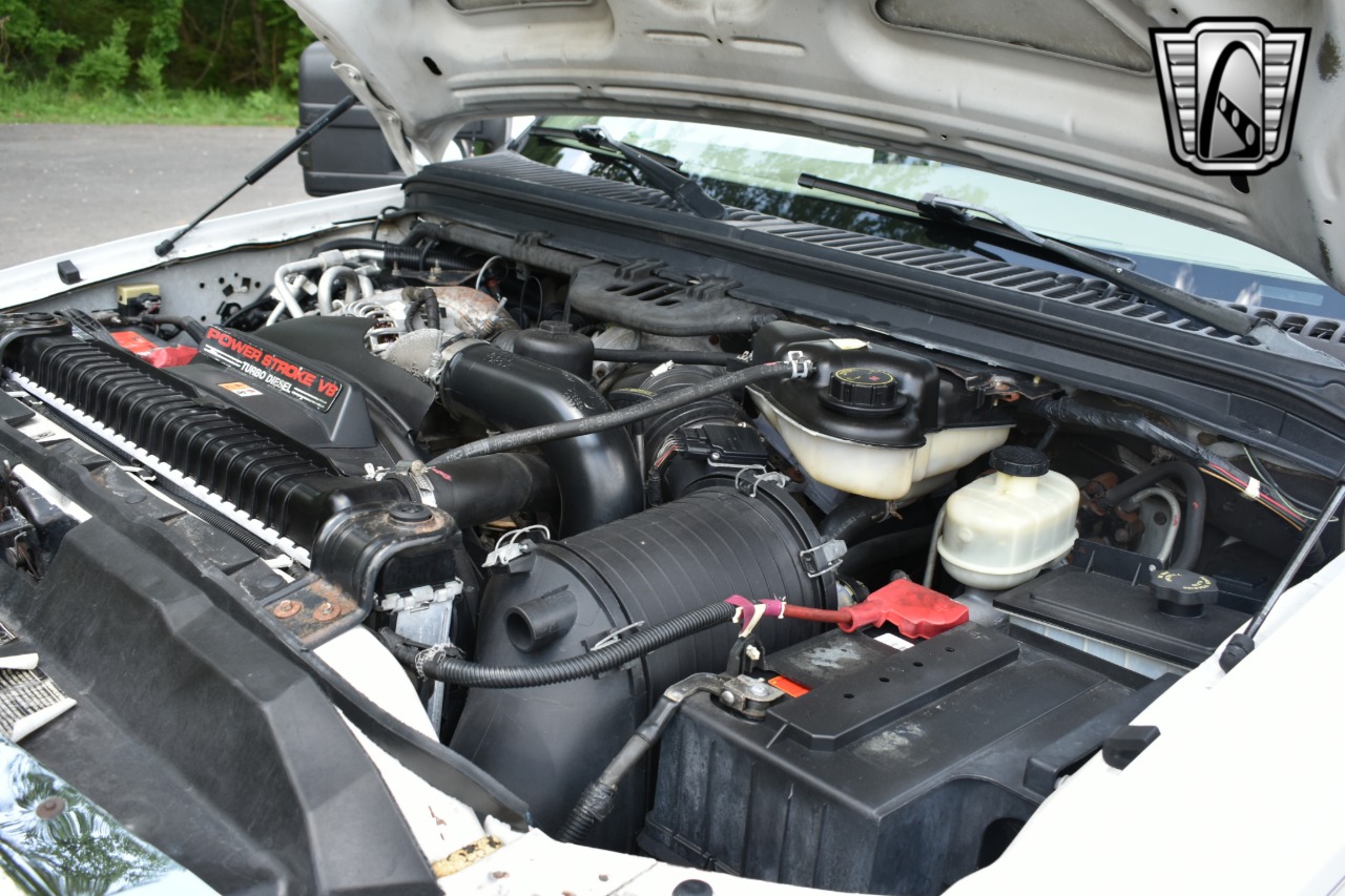 2005 Ford Excursion 13