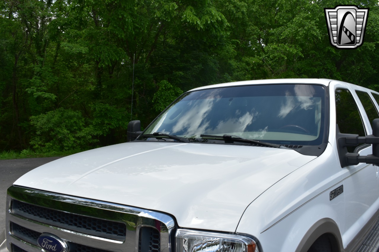 2005 Ford Excursion 68