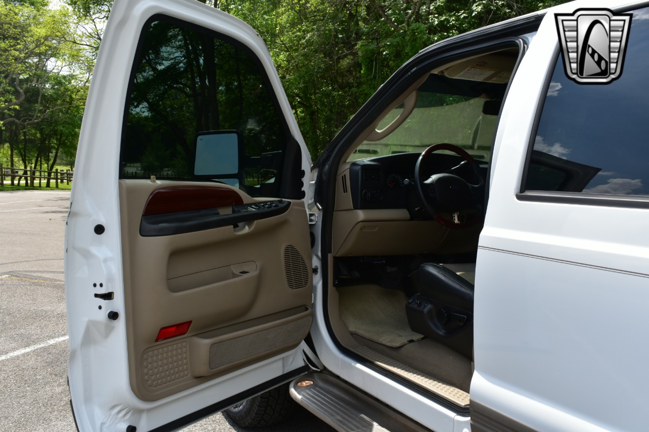 2005 Ford Excursion 18