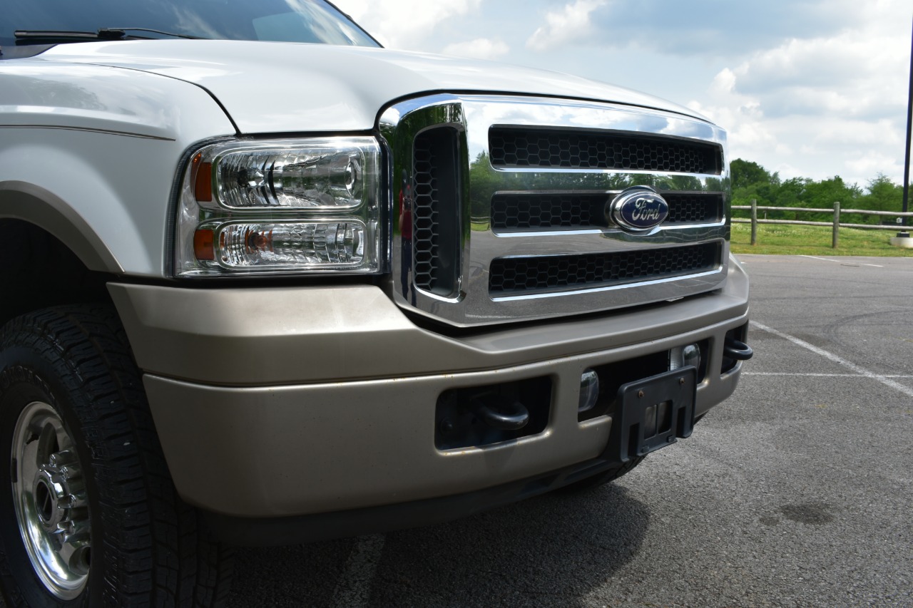 2005 Ford Excursion 46