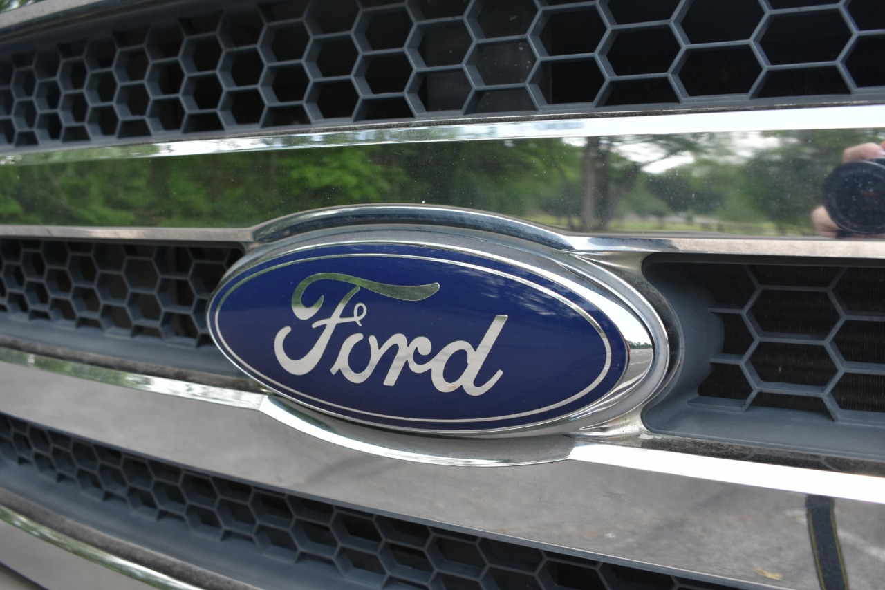 2005 Ford Excursion 49