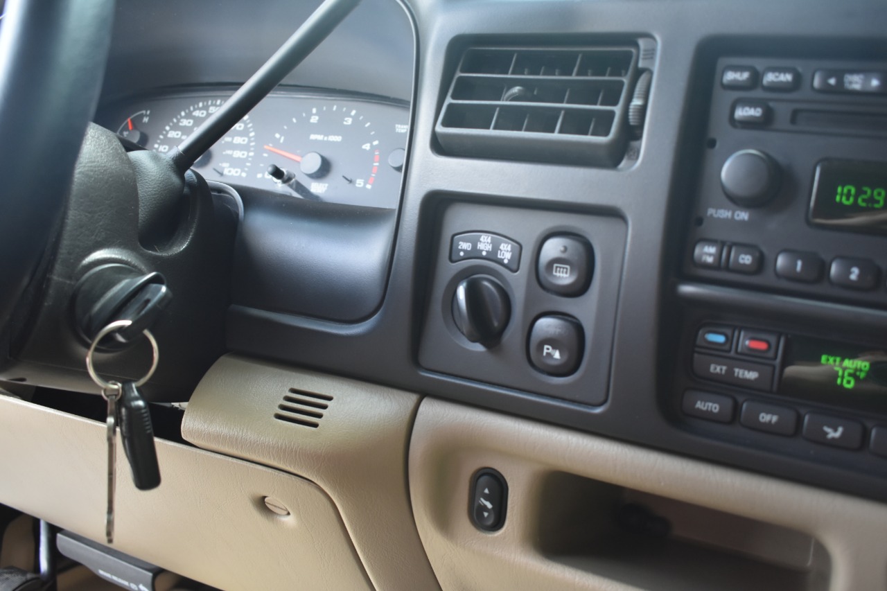 2005 Ford Excursion 76