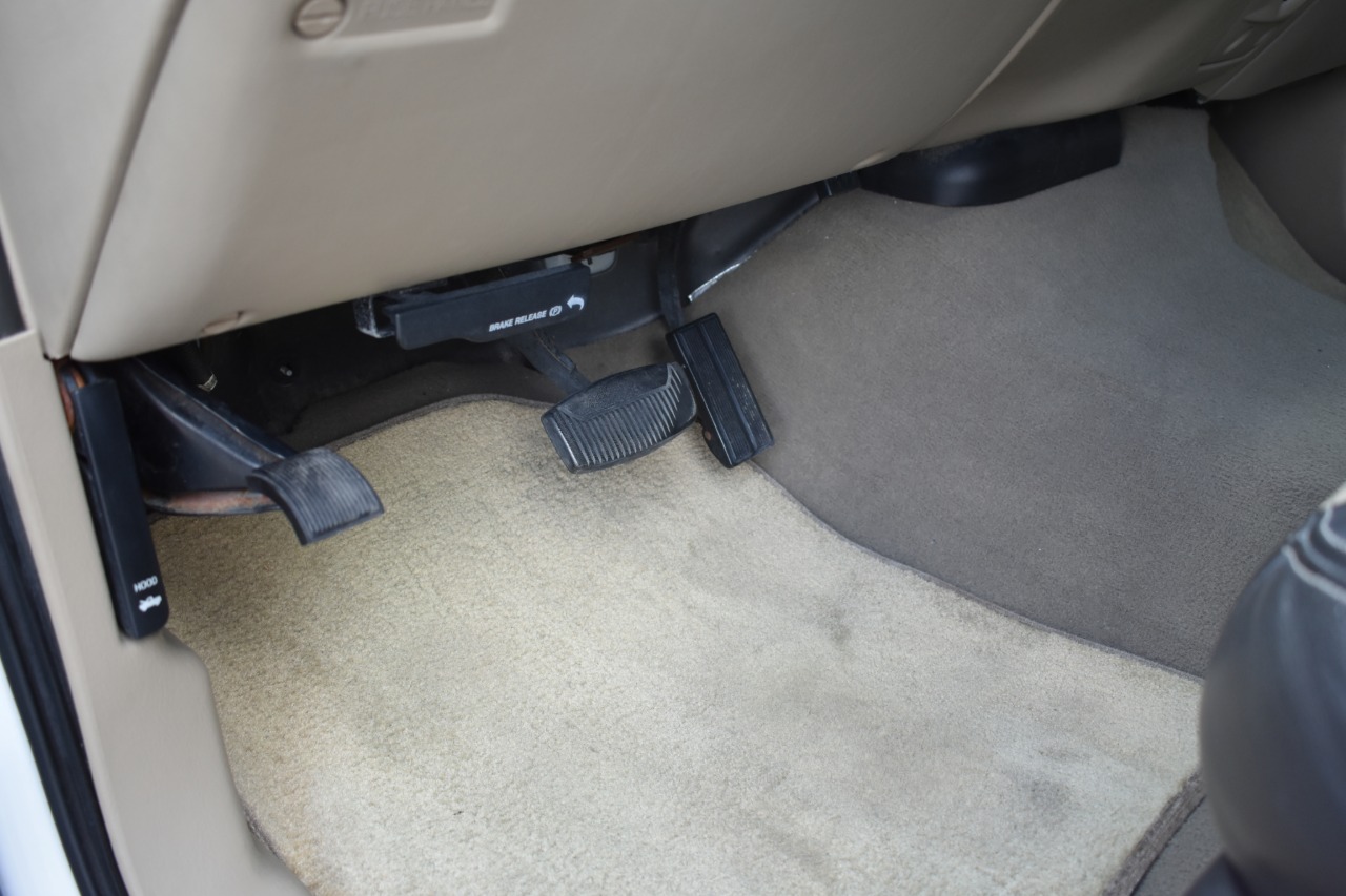 2005 Ford Excursion 77