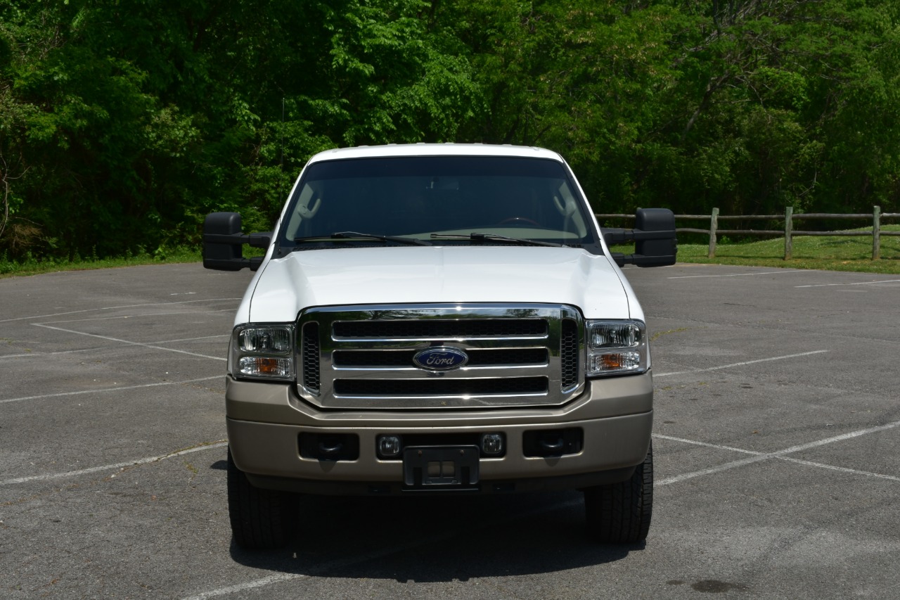 2005 Ford Excursion 38