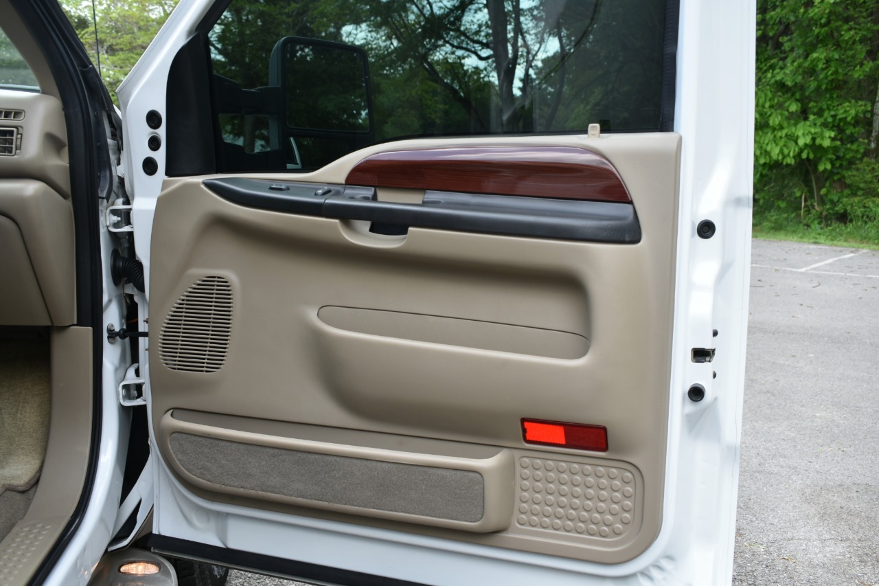 2005 Ford Excursion 81