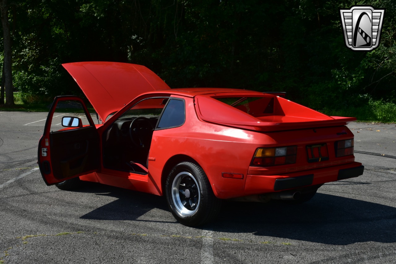 1983 Porsche 944 7