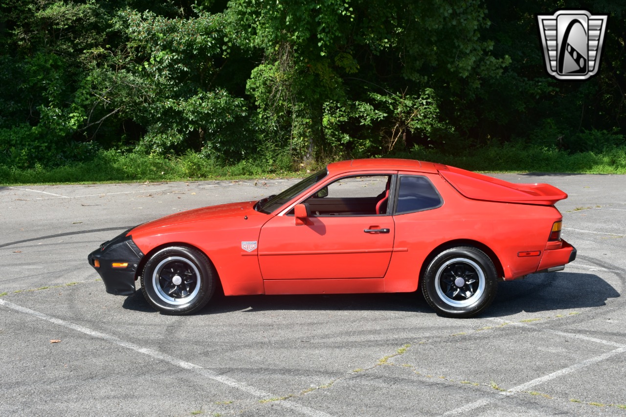 1983 Porsche 944 25