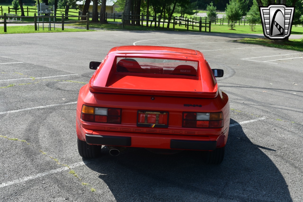 1983 Porsche 944 30
