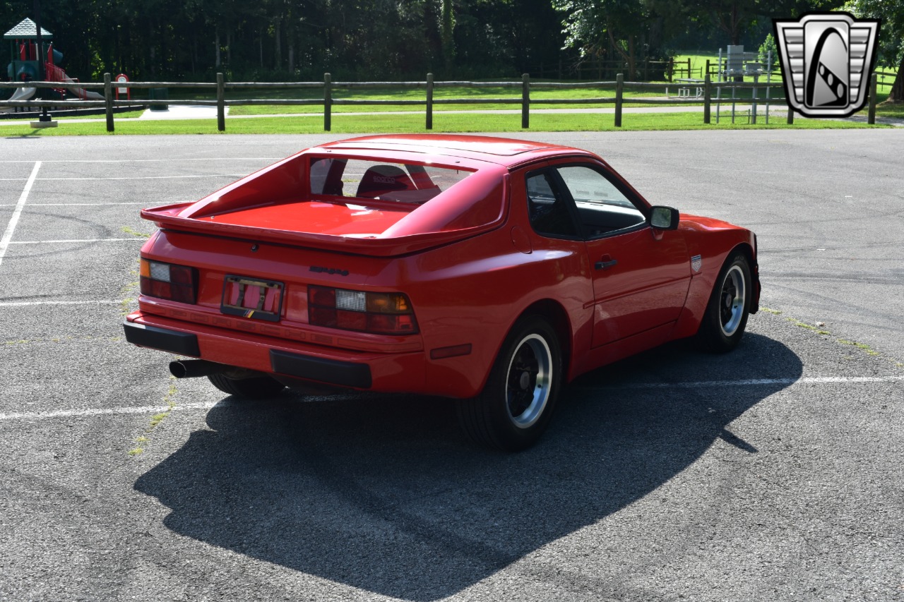 1983 Porsche 944 33