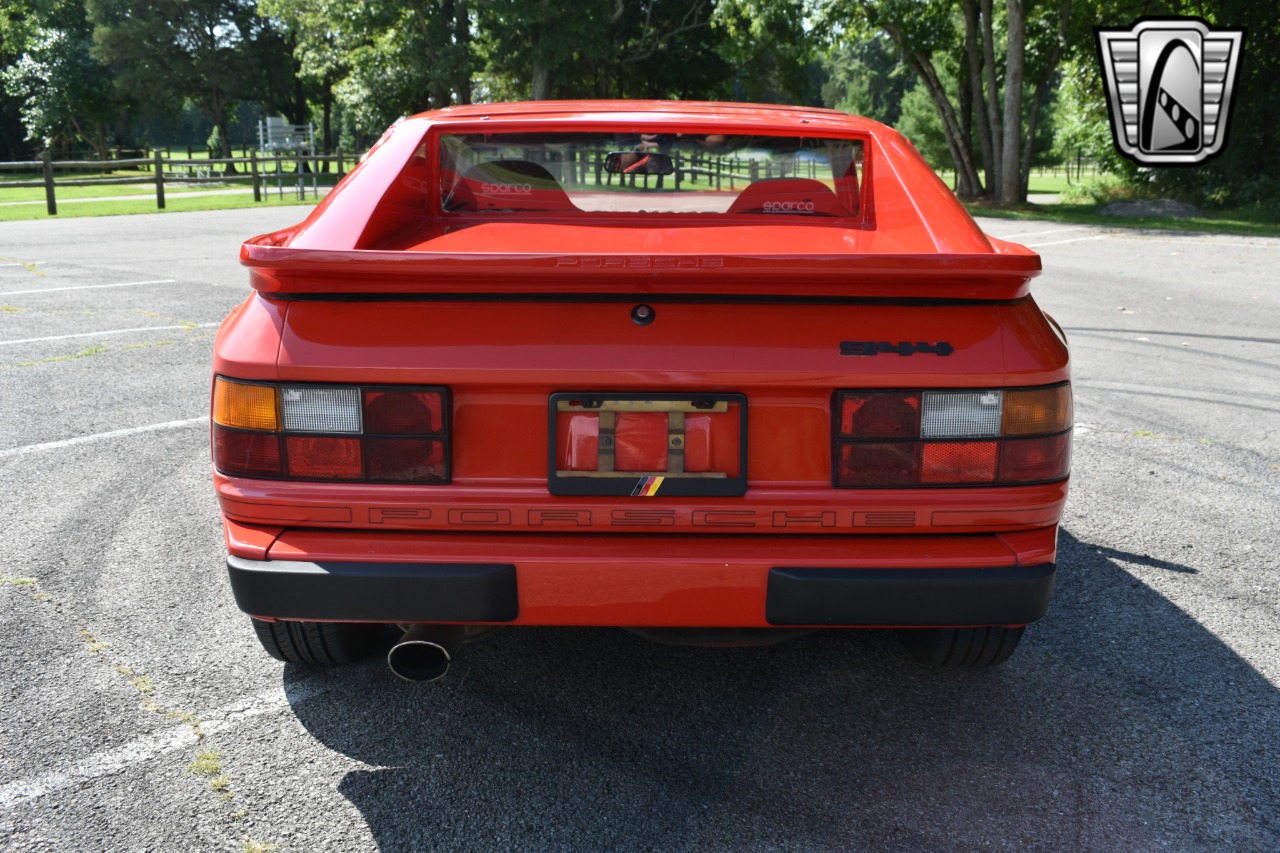 1983 Porsche 944 74