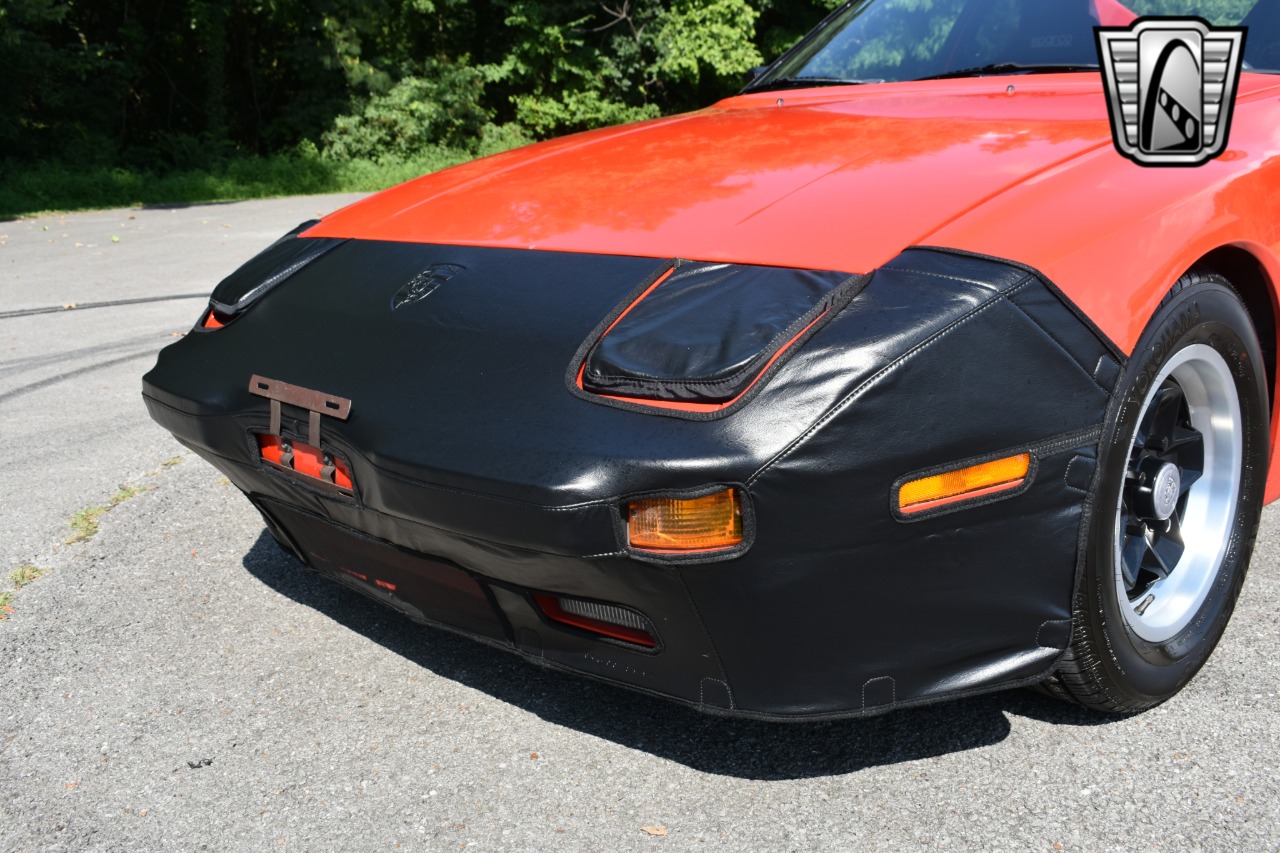 1983 Porsche 944 14