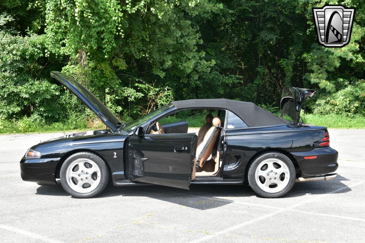 1995 Ford Mustang SVT Cobra 43