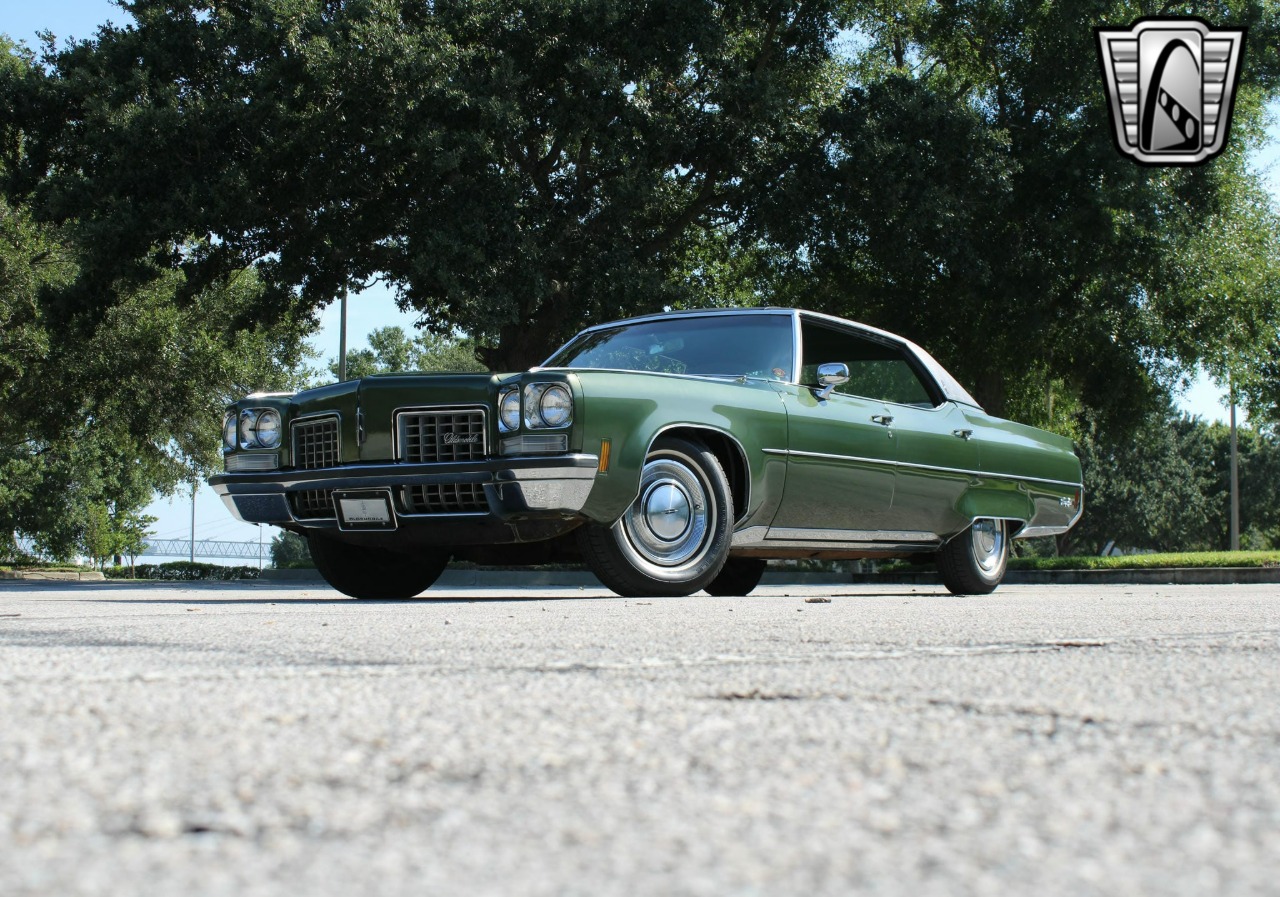 1972 Oldsmobile Ninety Eight LS 32