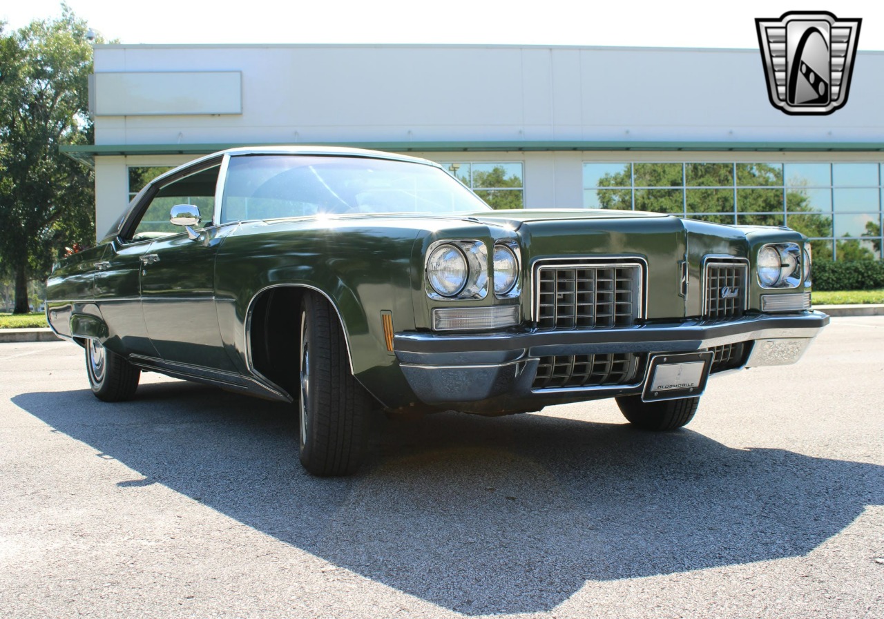 1972 Oldsmobile Ninety Eight LS 35
